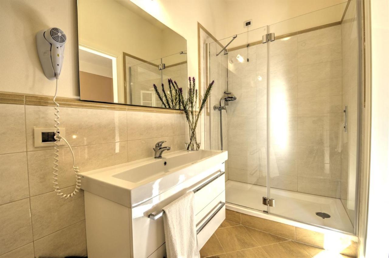 Lucca Cycling Holidays Il Tiglio Rooms SantʼAndrea di Compito 外观 照片
