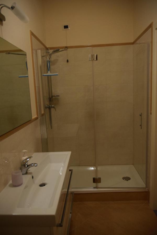 Lucca Cycling Holidays Il Tiglio Rooms SantʼAndrea di Compito 外观 照片